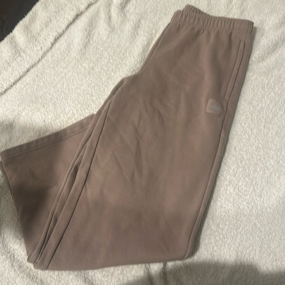 Alo straight leg sweatpants